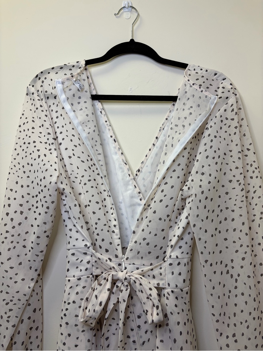 Womens Cream & Black Polka Dotted Long-Sleeve V-Neck Tiered Romper Size Large - Picture 5 of 6